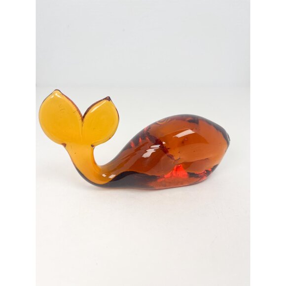 Vintage hand blown amber coloured glass whale paperweight - Picture 4 of 6